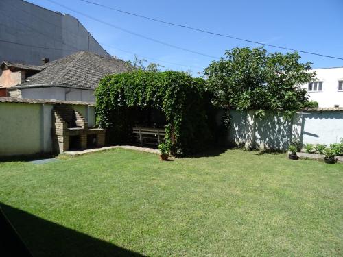 Three-Bedroom House image 1