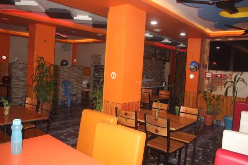 Restaurant, Hotel Giggle Coast Restro And Lodging in Birtamode