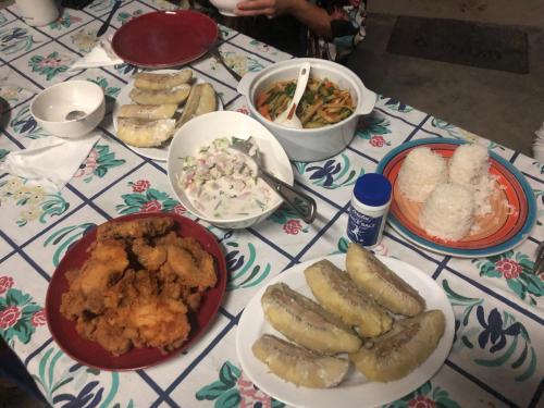 Essen und Erfrischungen, Jaymy Beach Fales in Lalomanu