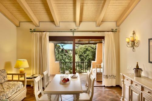 ISA-Residence wityh swimming-pool near Porto Cervo and only 350 meters from the beach in Порто Черво