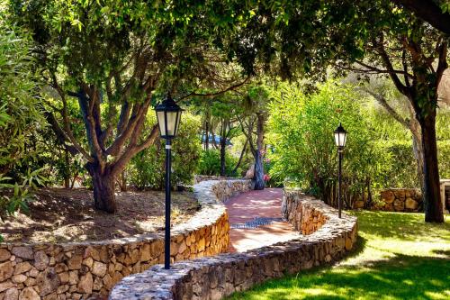 Сад, ISA-Residence wityh swimming-pool near Porto Cervo and only 350 meters from the beach in Порто Черво