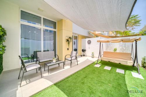 Magnificent 3BR Townhouse at DAMAC Hills 2, Dubailand by Deluxe Holiday Homes, Dubaj (zdjęcie 8)