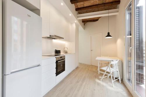 Modern and bright apartment well located in Gracia, Barcelona (foto 3)
