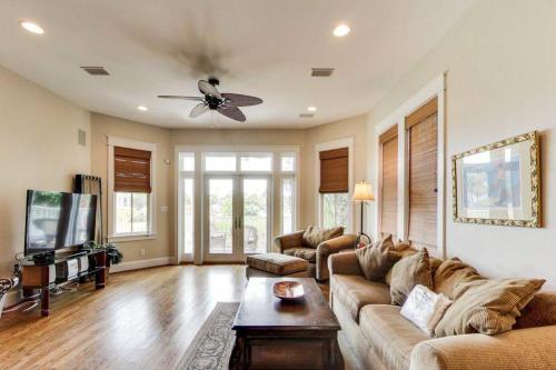 Just in Time at Destin Pointe image