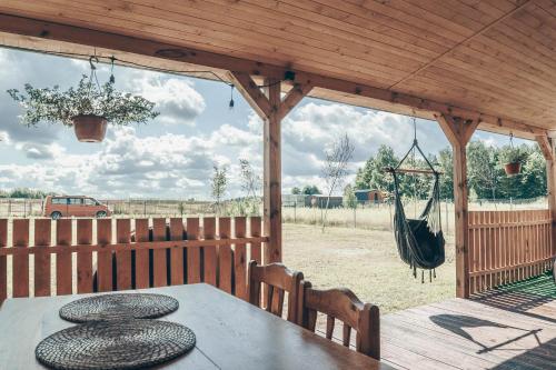 . JEZIORAKI PREMIUM Komfortowe domki z prywatnym jacuzzi 500m od jeziora