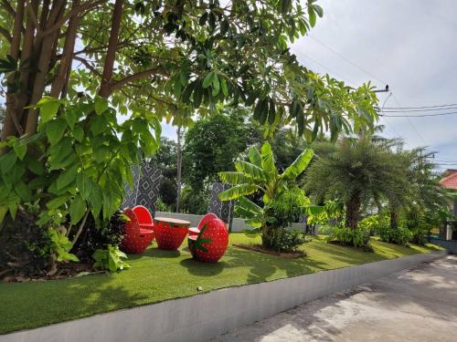 Garden, กานต์สินี อินน์ รีสอร์ท in Phanat Nikhom