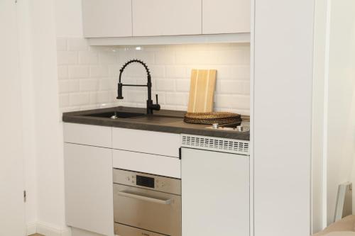 One-Bedroom Apartment image 2