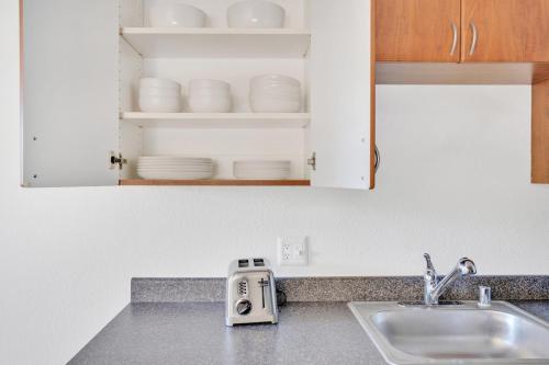Mountain View 1BR w WD Pool Gym SFO-1068 in Mountain View, USA