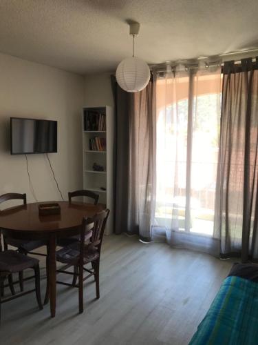 Appartement lumineux et rénové - Location saisonnière - Digne-les-Bains