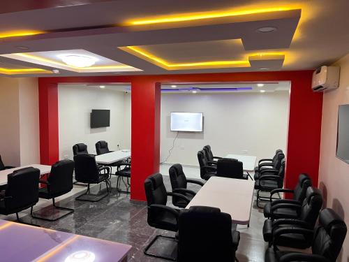 De Rigg Place, Surulere