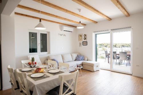 Captain's House Primošten - feel the sea – khách sạn tại Primosten Burnji