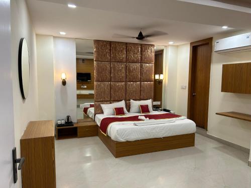Hotel Cosmopolitan Rooms & Banquet