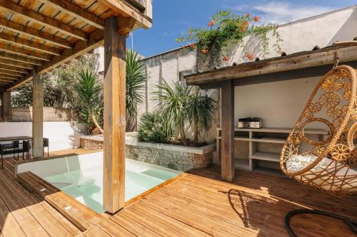 LITTLE OASIS - private terrasse near the center and the beach