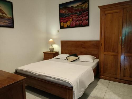 OYO 244 Griya Cemara Homestay