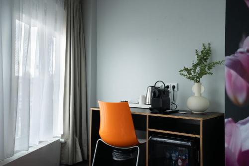 Multatuli Hotel - image 3