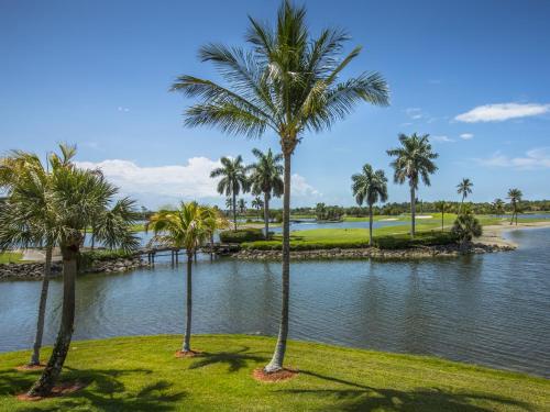 GreenLinks Golf Villas at Lely Resort