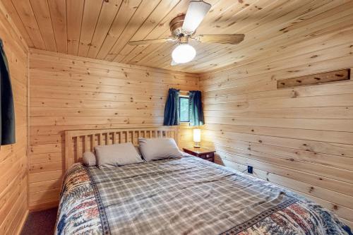 Lakefront Cabin and Cottages