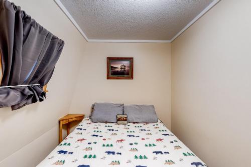 Lakefront Cabin and Cottages