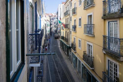 Central Mouraria Apartment, Lisbon, Multicultural Hub & Easy Access - TTL316, Lisbon (photo 6)