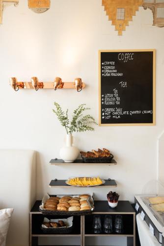 Multatuli Hotel - image 2