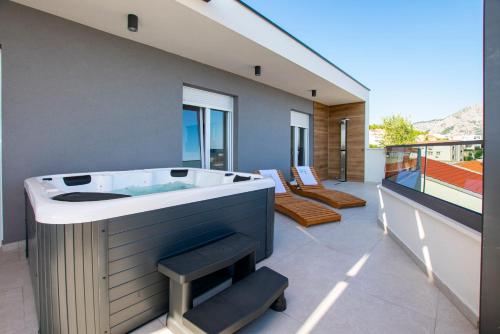 Luxury Penthouse White Angel in Duce