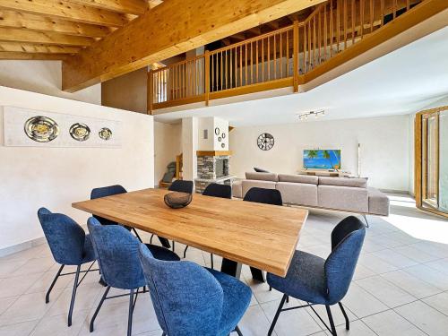  Swiss Alpine Penthouse on the Mont Banc Express Tour in Les Marécottes