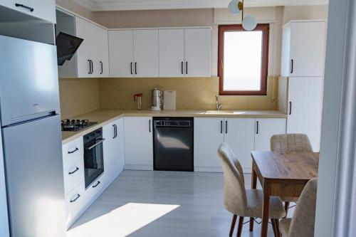 virtuve, Manzarasıyla Büyüleyen Lüx villa (Manzarasıyla Buyuleyen Lux villa) in Akçakale Mahallesi