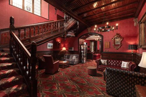 Pub/Lounge, Tulloch Castle Hotel in Dingwall