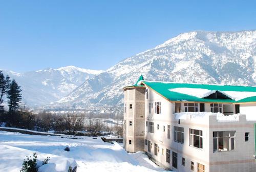 Snow Resort Manali