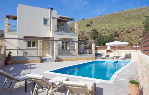 Family Villa Stone & Green with private pool & BBQ