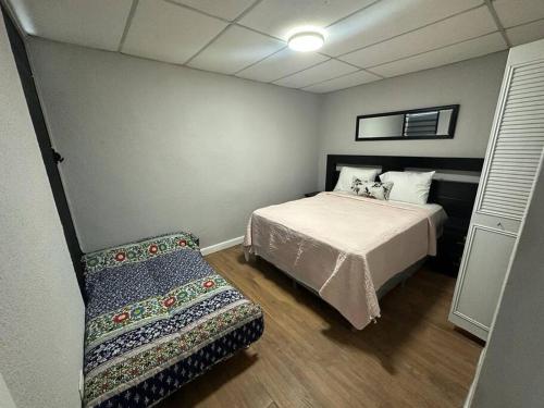 Three-Bedroom House image 10