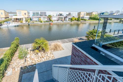 Nautic Rentals - Marinapark Oude-Tonge - image 9