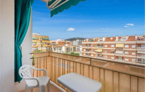 Awesome Apartment In Pineda De Mar With Wifi And 3 Bedrooms - Pineda de Mar
