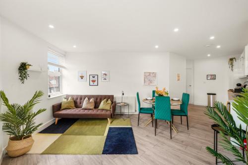 Livestay-Modern One and Two Bed Apartments in Burnt Oak London - Edgware