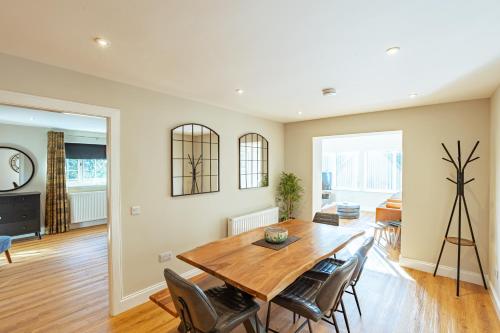 设施服务, Sparrowhawk Cottage with Hot Tub in 纽顿斯图华特