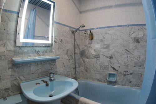 Hotel Busby - image 4