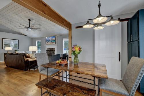 Gorgeous Home on Wine Trail with Fire Pit! in Fredericksburg, USA
