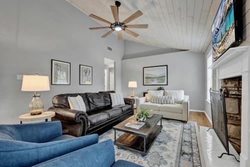Gorgeous Home on Wine Trail with Fire Pit! in Fredericksburg, USA