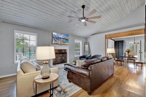 Gorgeous Home on Wine Trail with Fire Pit! in Fredericksburg, USA