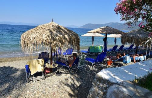 Zagas Hotel Ξενοδοχειο Ζαγκας in Rovies