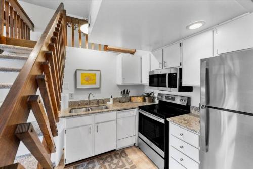 Stylish Mt Adams 1BR in great location in Cincinnati, USA