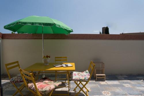 Villa Silvana - Apt Giulia & Michela with terrace & parking