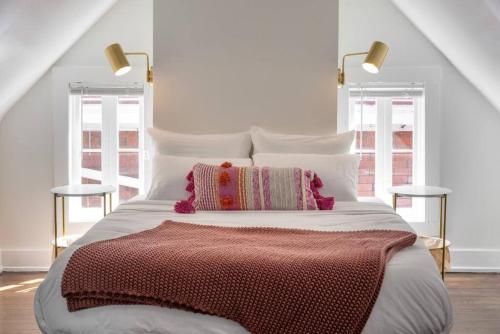 Spacious Studio Central Locale