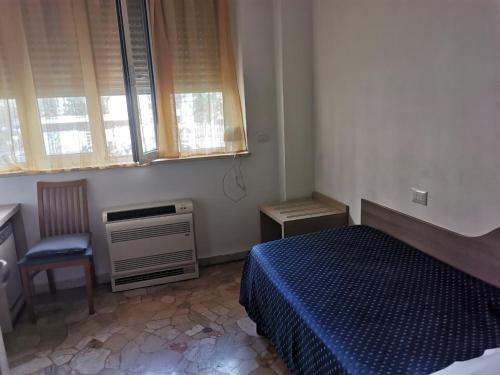 Single Room with Private Bathroom image 2