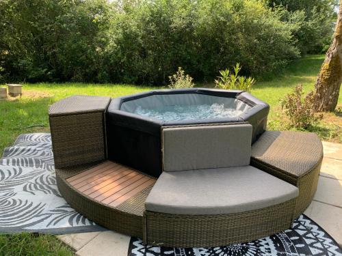 熱水浴缸, Manoir de Bel Ébat (Manoir de Bel Ebat) in 克羅薩克