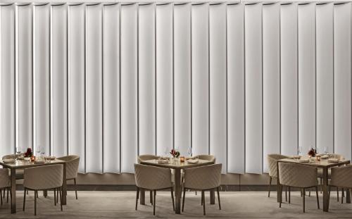 Four Seasons Hotel Chicago - image 3
