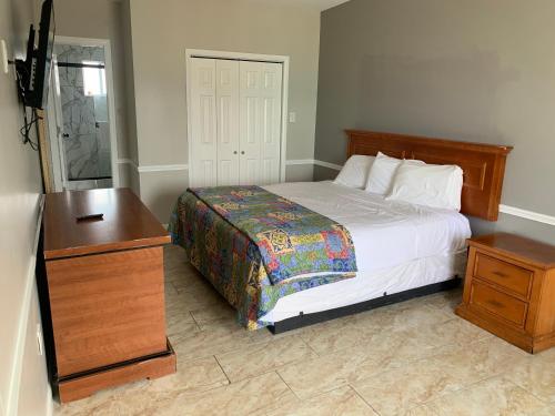 Paradise Inn - image 25