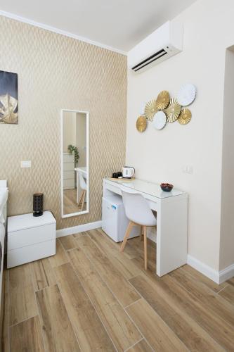 Sant'Erasmo Rooms - image 14