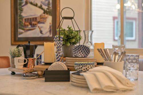 Timbernest Summit Escape: Beautiful Updates, Great Location – Breckenridge, CO