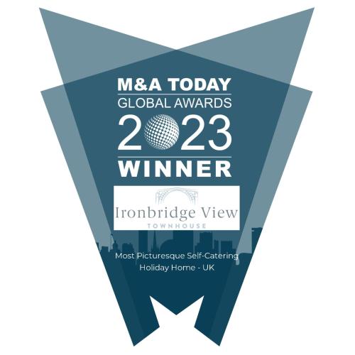 Ironbridge View Townhouse - Stunning View of the Iron Bridge UK WINNER 2023 'MOST PICTURESQUE SELF-CATERING HOLIDAY HOME' of the year' & WINNER '2023 BEST SELF- CATERING HOLIDAY HOME IN SHROPSHIRE'